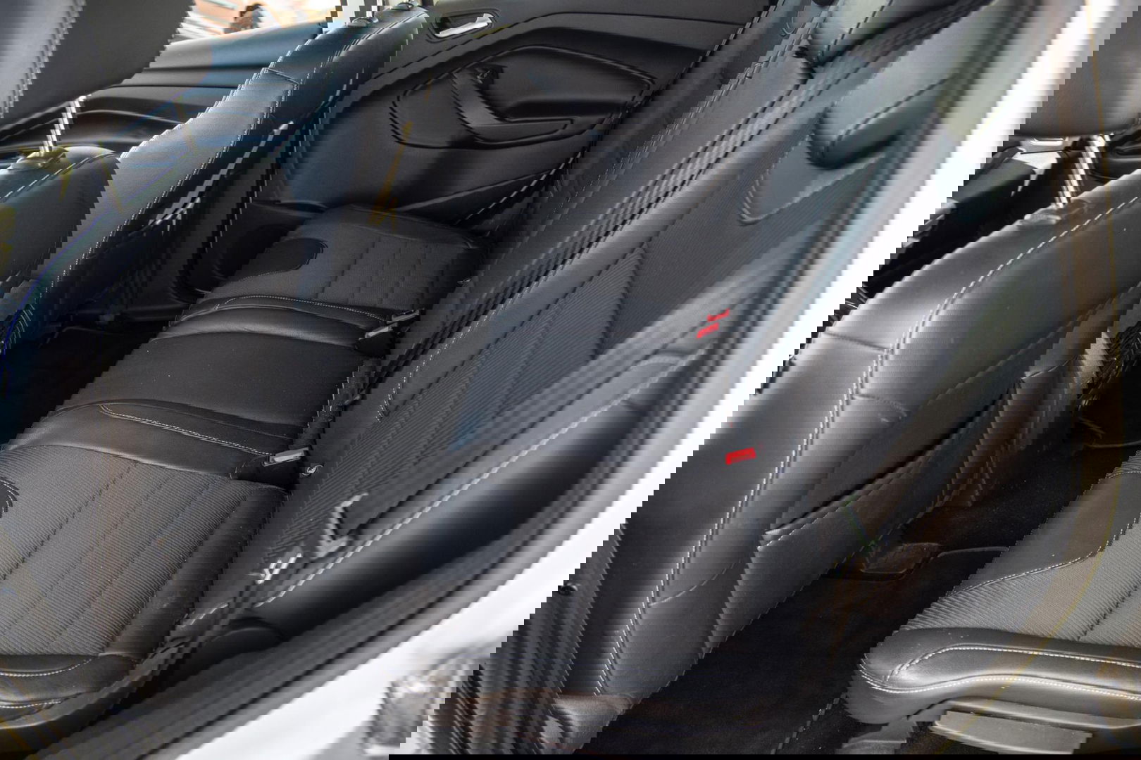 Ford Kuga 1.6 Titanium PANORAMA DAK / STOELVERWARMING / TREKHAAK / CRUISE CONTROLE