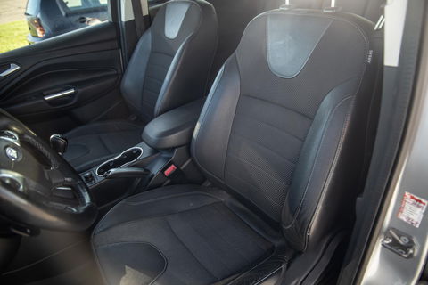 Ford Kuga 1.6 Titanium PANORAMA DAK / STOELVERWARMING / TREKHAAK / CRUISE CONTROLE