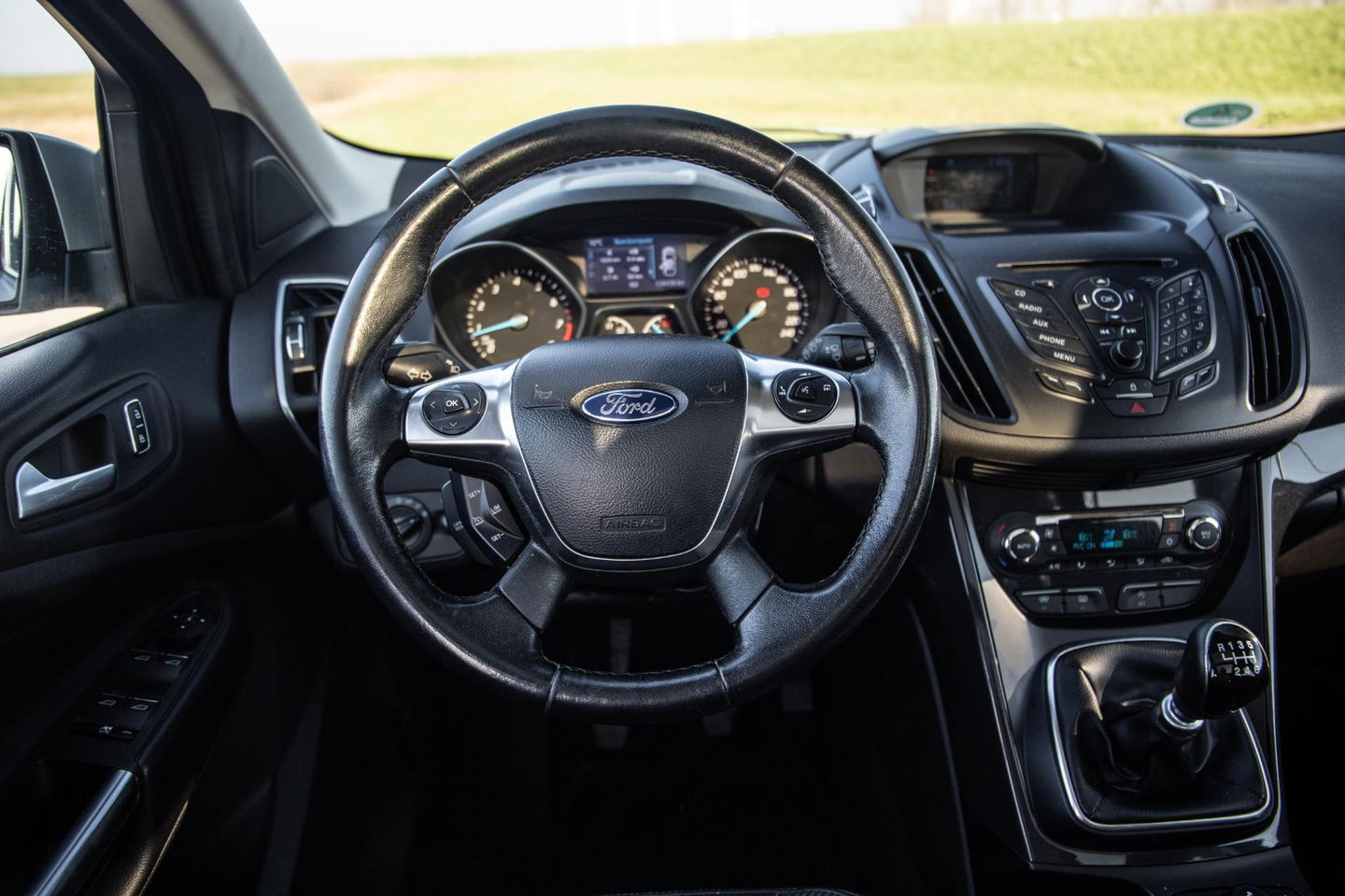 Ford Kuga 1.6 Titanium PANORAMA DAK / STOELVERWARMING / TREKHAAK / CRUISE CONTROLE