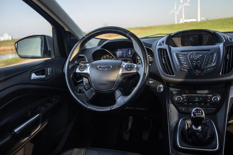 Ford Kuga 1.6 Titanium PANORAMA DAK / STOELVERWARMING / TREKHAAK / CRUISE CONTROLE