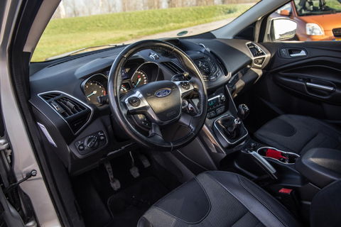 Ford Kuga 1.6 Titanium PANORAMA DAK / STOELVERWARMING / TREKHAAK / CRUISE CONTROLE