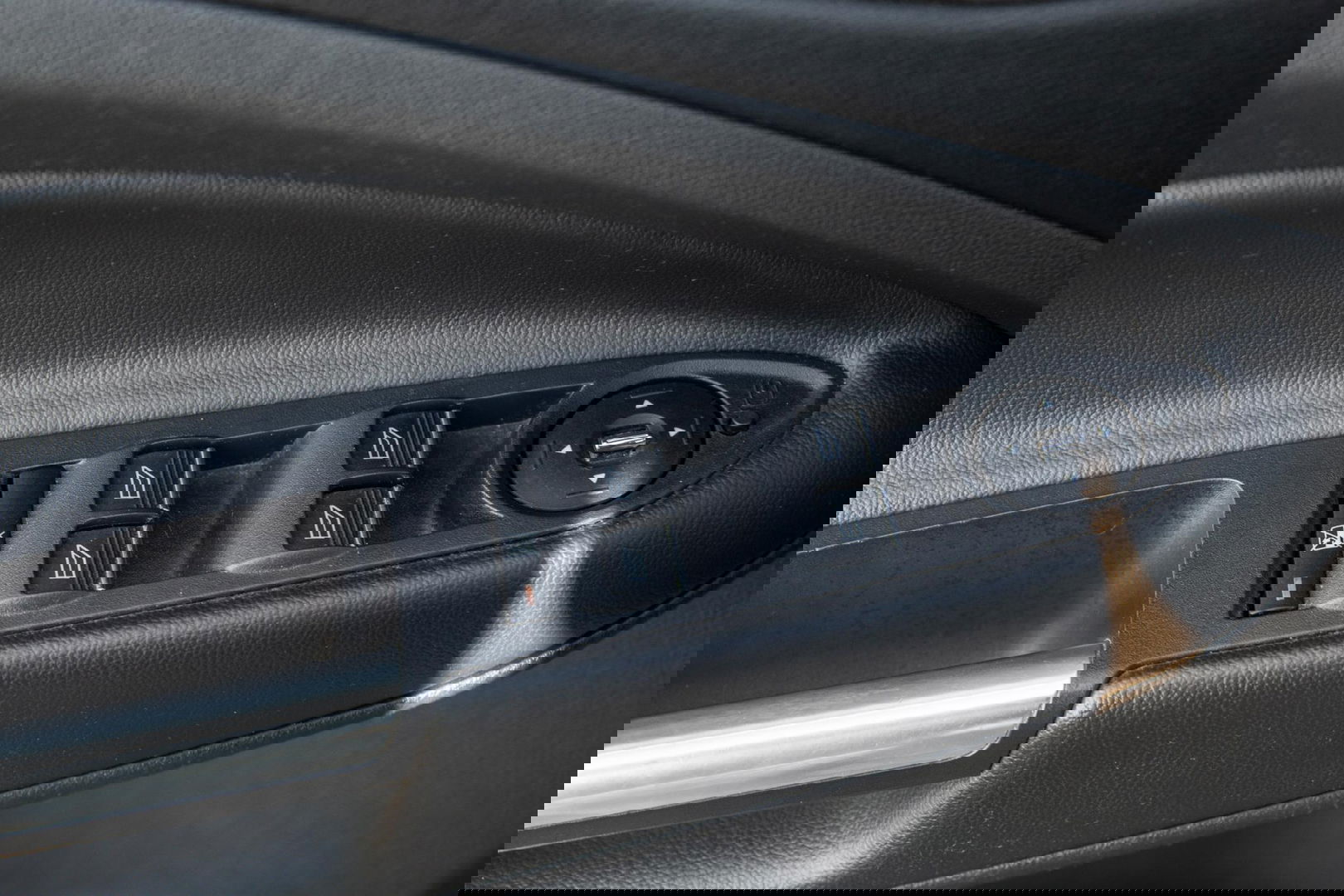 Ford Kuga 1.6 Titanium PANORAMA DAK / STOELVERWARMING / TREKHAAK / CRUISE CONTROLE