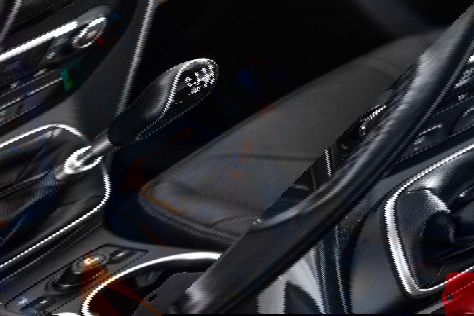 Ford Kuga 1.6 Titanium PANORAMA DAK / STOELVERWARMING / TREKHAAK / CRUISE CONTROLE