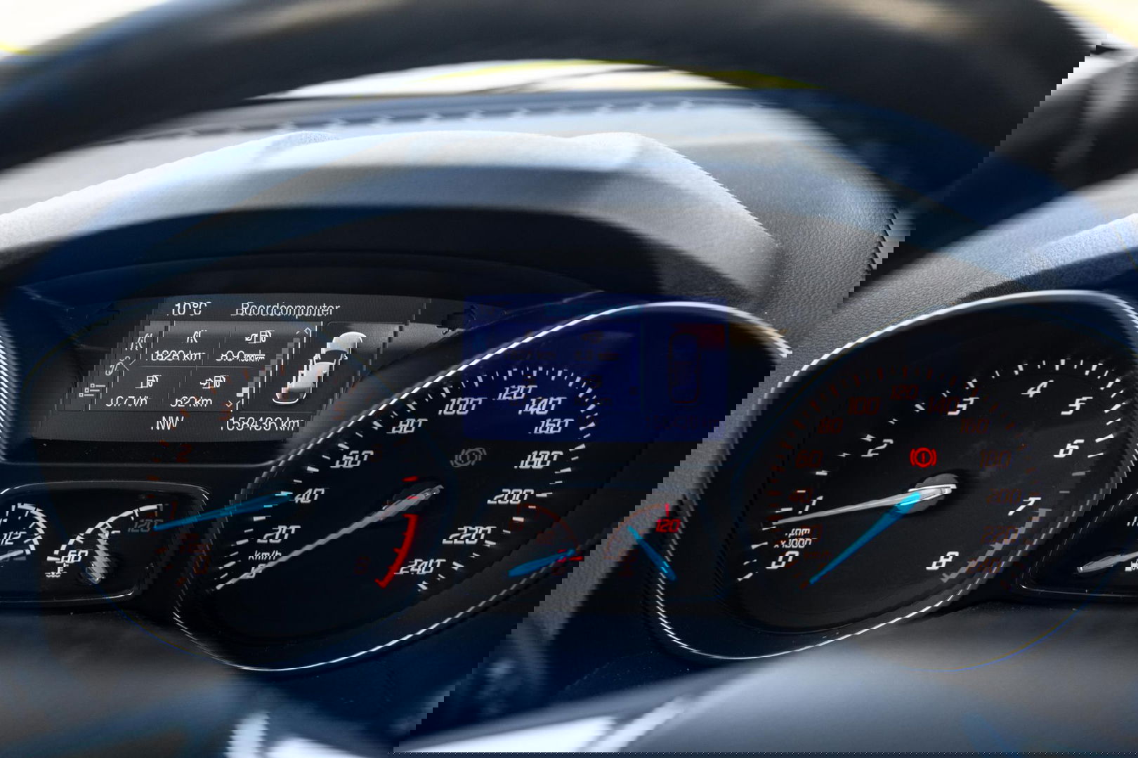 Ford Kuga 1.6 Titanium PANORAMA DAK / STOELVERWARMING / TREKHAAK / CRUISE CONTROLE