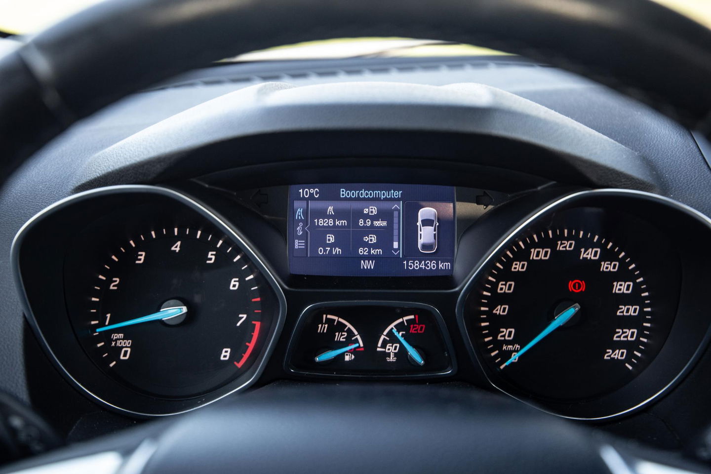 Ford Kuga 1.6 Titanium PANORAMA DAK / STOELVERWARMING / TREKHAAK / CRUISE CONTROLE