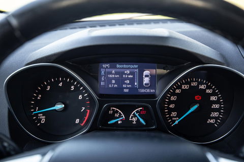 Ford Kuga 1.6 Titanium PANORAMA DAK / STOELVERWARMING / TREKHAAK / CRUISE CONTROLE