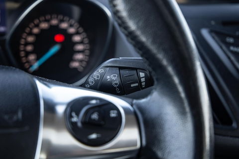 Ford Kuga 1.6 Titanium PANORAMA DAK / STOELVERWARMING / TREKHAAK / CRUISE CONTROLE