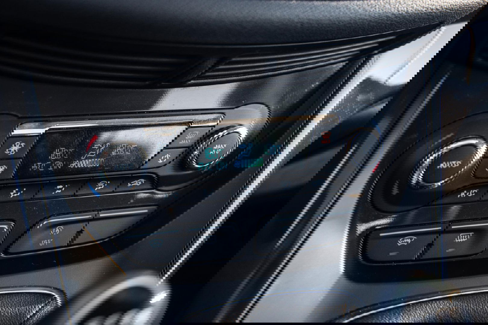 Ford Kuga 1.6 Titanium PANORAMA DAK / STOELVERWARMING / TREKHAAK / CRUISE CONTROLE