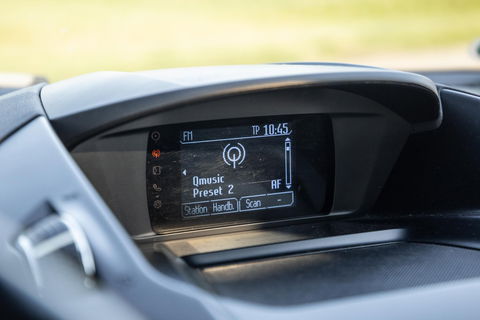 Ford Kuga 1.6 Titanium PANORAMA DAK / STOELVERWARMING / TREKHAAK / CRUISE CONTROLE