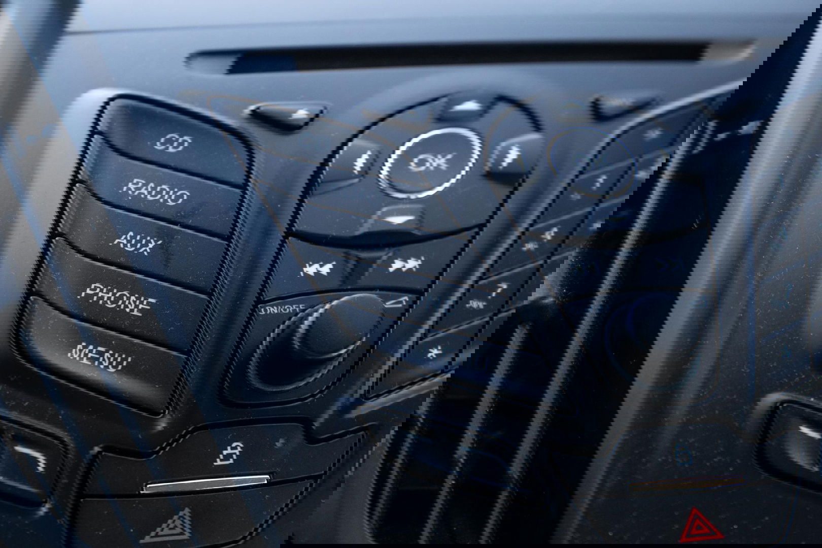 Ford Kuga 1.6 Titanium PANORAMA DAK / STOELVERWARMING / TREKHAAK / CRUISE CONTROLE