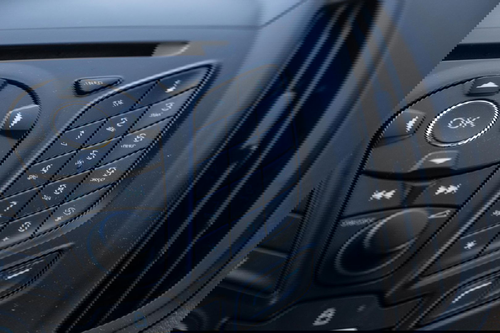 Ford Kuga 1.6 Titanium PANORAMA DAK / STOELVERWARMING / TREKHAAK / CRUISE CONTROLE