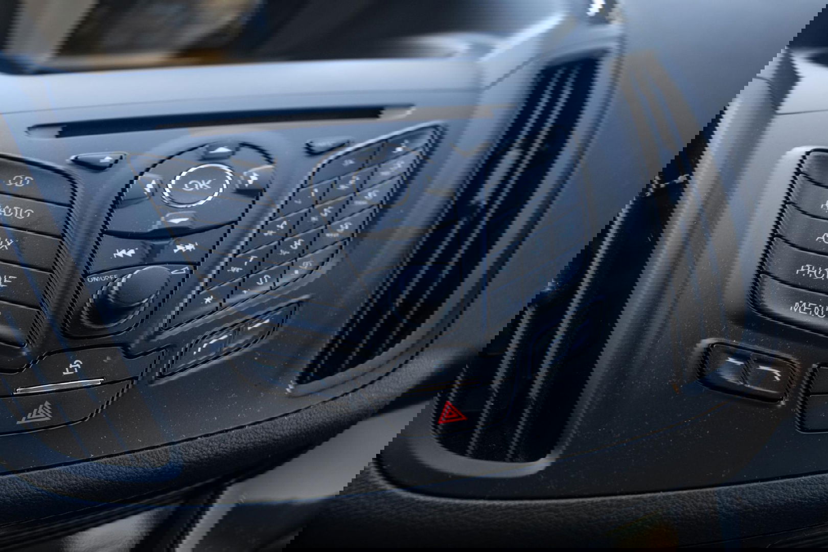 Ford Kuga 1.6 Titanium PANORAMA DAK / STOELVERWARMING / TREKHAAK / CRUISE CONTROLE