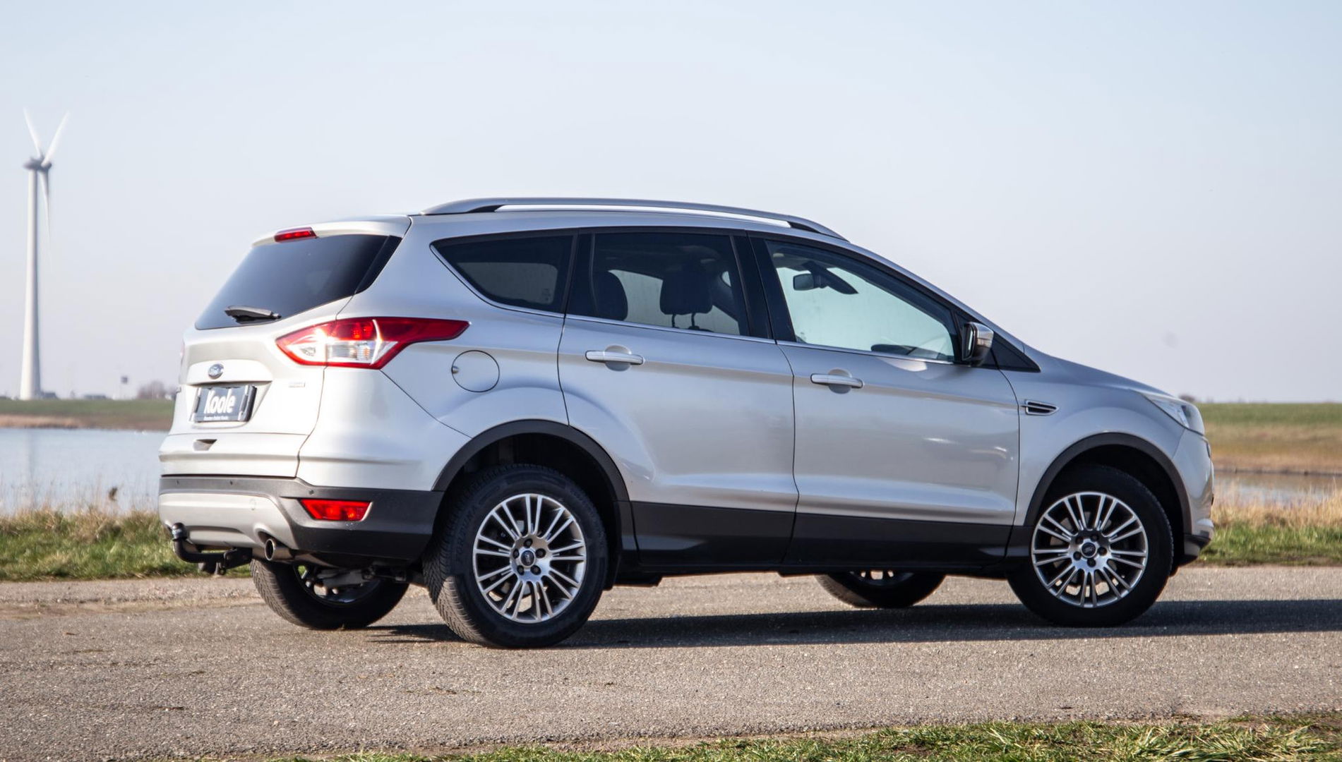 Ford Kuga 1.6 Titanium PANORAMA DAK / STOELVERWARMING / TREKHAAK / CRUISE CONTROLE