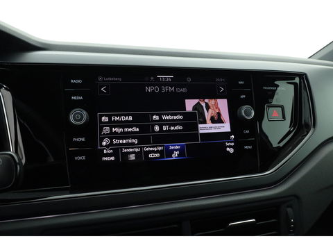 Volkswagen Polo 1.0 TSI R-Line DSG | Adapt. Cruise | Apple CarPlay & Android Auto | Trekhaak | Navi | 17" | DAB