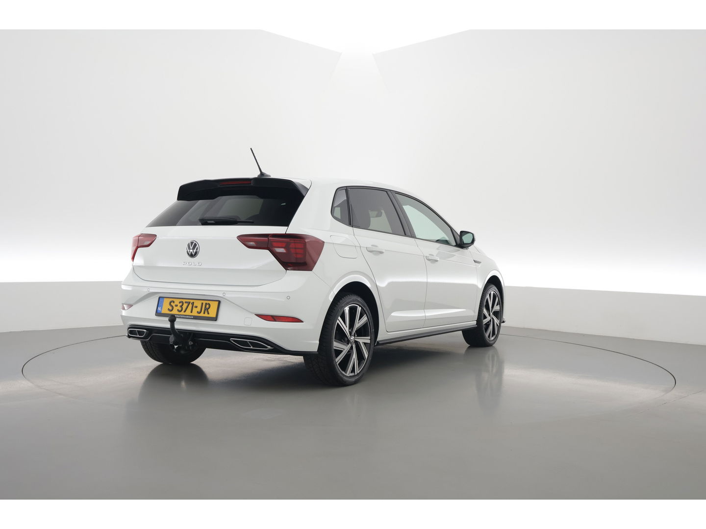 Volkswagen Polo 1.0 TSI R-Line DSG | Adapt. Cruise | Apple CarPlay & Android Auto | Trekhaak | Navi | 17" | DAB