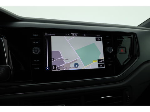 Volkswagen Polo 1.0 TSI R-Line DSG | Adapt. Cruise | Apple CarPlay & Android Auto | Trekhaak | Navi | 17" | DAB