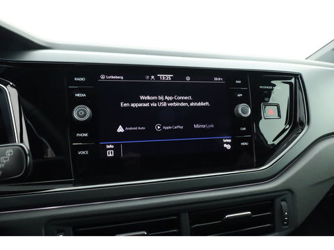 Volkswagen Polo 1.0 TSI R-Line DSG | Adapt. Cruise | Apple CarPlay & Android Auto | Trekhaak | Navi | 17" | DAB