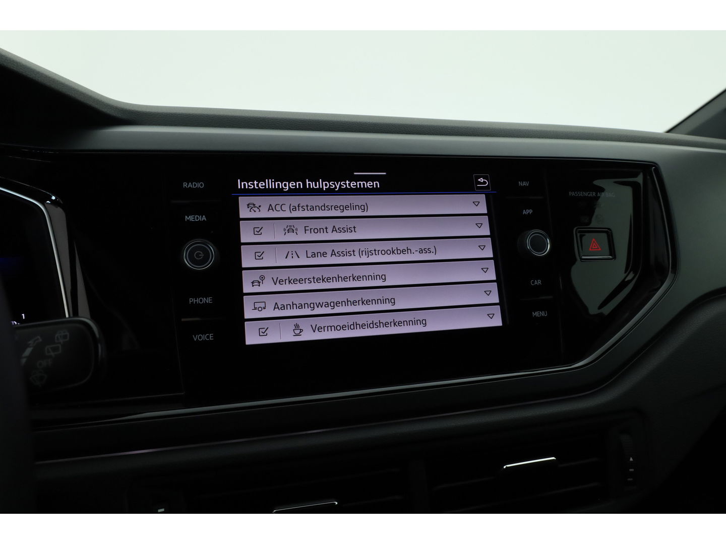 Volkswagen Polo 1.0 TSI R-Line DSG | Adapt. Cruise | Apple CarPlay & Android Auto | Trekhaak | Navi | 17" | DAB