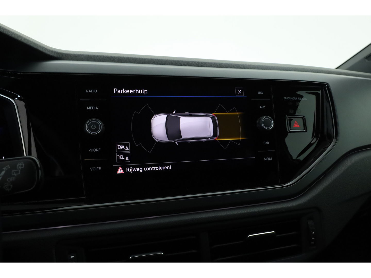 Volkswagen Polo 1.0 TSI R-Line DSG | Adapt. Cruise | Apple CarPlay & Android Auto | Trekhaak | Navi | 17" | DAB