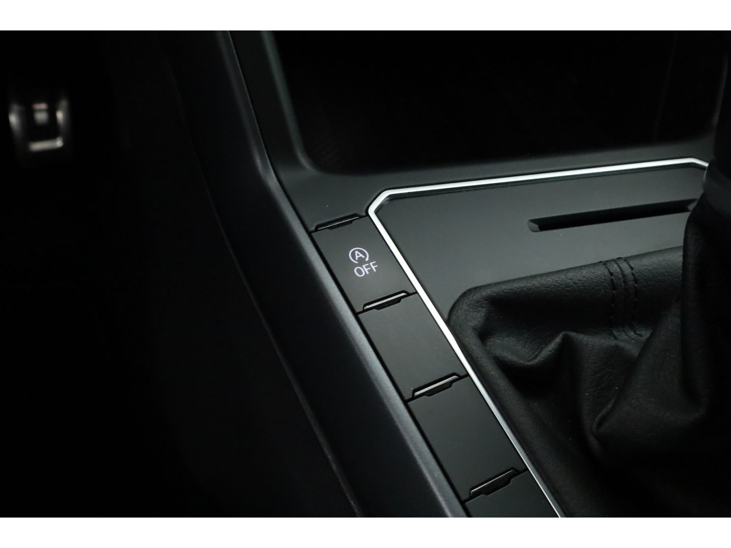 Volkswagen Polo 1.0 TSI R-Line DSG | Adapt. Cruise | Apple CarPlay & Android Auto | Trekhaak | Navi | 17" | DAB