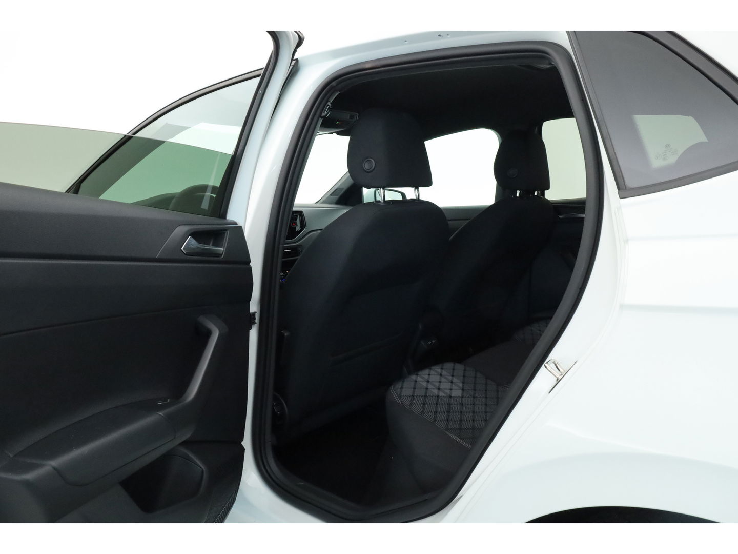 Volkswagen Polo 1.0 TSI R-Line DSG | Adapt. Cruise | Apple CarPlay & Android Auto | Trekhaak | Navi | 17" | DAB