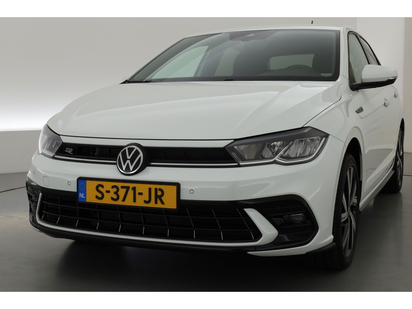 Volkswagen Polo 1.0 TSI R-Line DSG | Adapt. Cruise | Apple CarPlay & Android Auto | Trekhaak | Navi | 17" | DAB