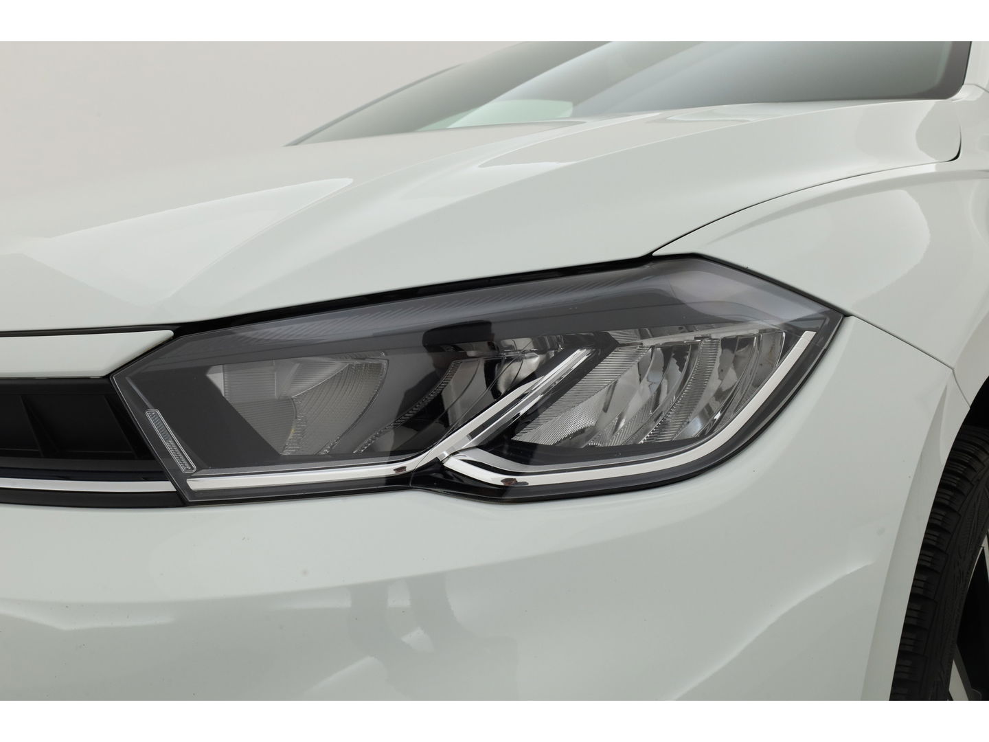 Volkswagen Polo 1.0 TSI R-Line DSG | Adapt. Cruise | Apple CarPlay & Android Auto | Trekhaak | Navi | 17" | DAB