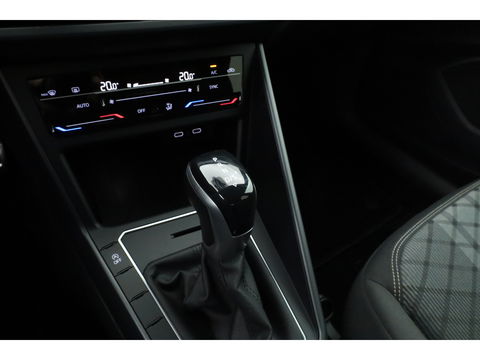 Volkswagen Polo 1.0 TSI R-Line DSG | Adapt. Cruise | Apple CarPlay & Android Auto | Trekhaak | Navi | 17" | DAB