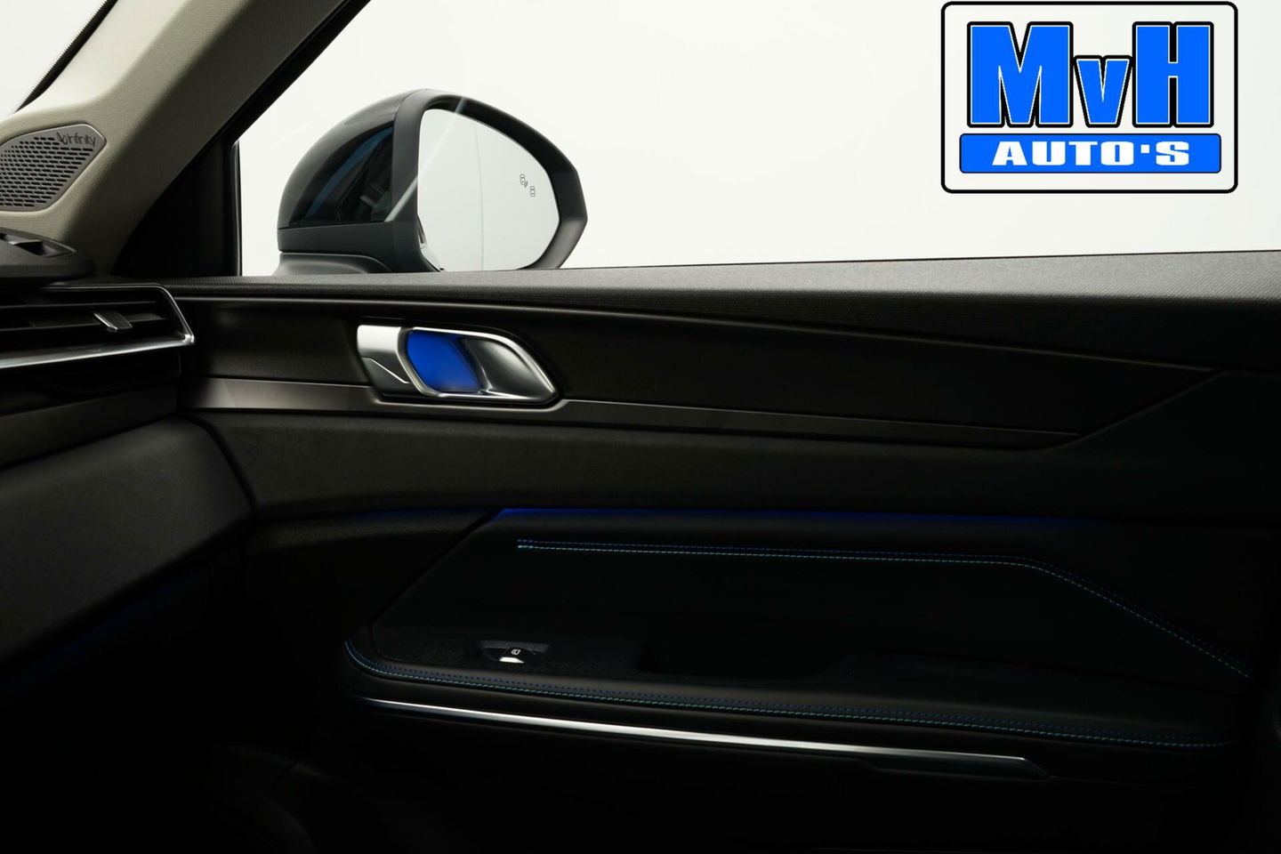 Lynk & Co 01 1.5 Plug-in Hybride|FULL BLACK|360°CAM|PANO|NAP