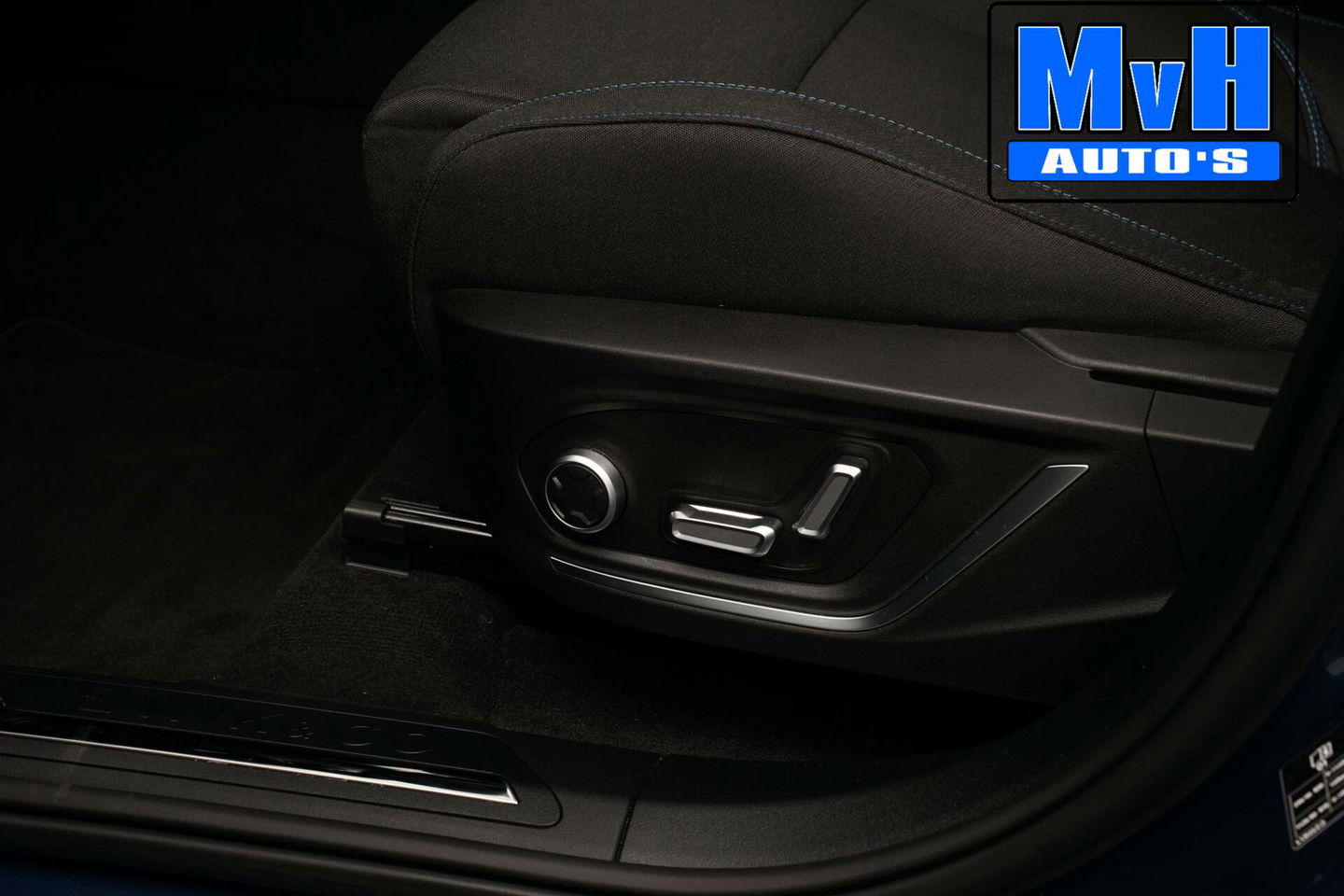 Lynk & Co 01 1.5 Plug-in Hybride|FULL BLACK|360°CAM|PANO|NAP