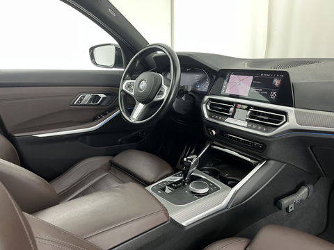 BMW 3 Serie Touring 330e eDrive Edition M-Sportpack (INCL.BTW) *PANO | HEAD-UP | ADAPTIVE-CRUISE | LEATHER | FULL-LED | KEYLESS | DIGI-COCKPIT | HEATED-SPORTSEATS | CAMERA | HIFI-SOUND | PIRVACY-GLASS | DAB+ | SHIFT-PADDLES | NAVI-FULLMAP | 19