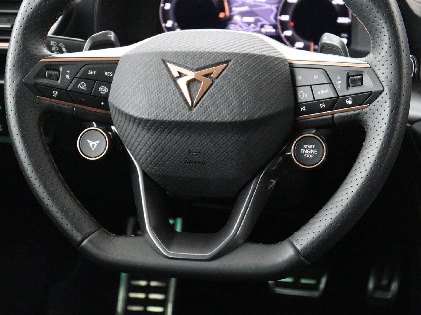 CUPRA Leon 1.5 e-Hybrid Business | Stoelverwarming | Adaptive cruise | Camera | Carplay | Memory | Half leder | Navigatie | Keyless | Sportstoelen | Full LED | Sfeerverlichting | PHEV | Plug In