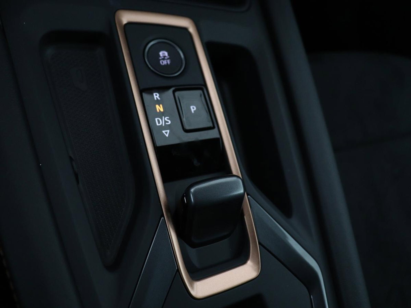 CUPRA Leon 1.5 e-Hybrid Business | Stoelverwarming | Adaptive cruise | Camera | Carplay | Memory | Half leder | Navigatie | Keyless | Sportstoelen | Full LED | Sfeerverlichting | PHEV | Plug In