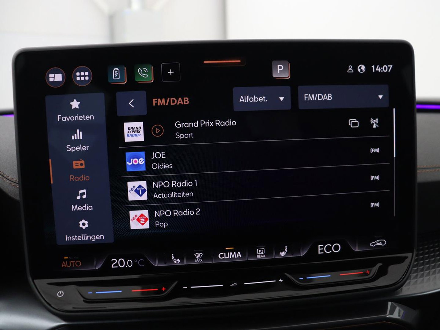 CUPRA Leon 1.5 e-Hybrid Business | Stoelverwarming | Adaptive cruise | Camera | Carplay | Memory | Half leder | Navigatie | Keyless | Sportstoelen | Full LED | Sfeerverlichting | PHEV | Plug In