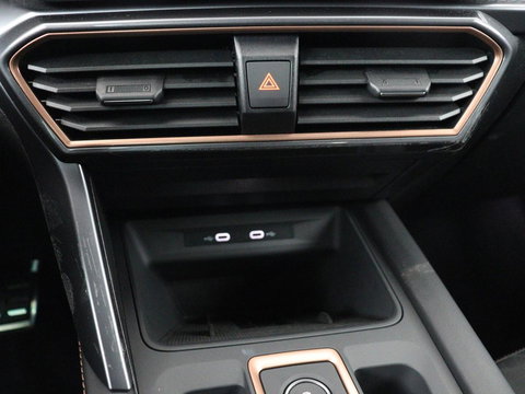 CUPRA Leon 1.5 e-Hybrid Business | Stoelverwarming | Adaptive cruise | Camera | Carplay | Memory | Half leder | Navigatie | Keyless | Sportstoelen | Full LED | Sfeerverlichting | PHEV | Plug In