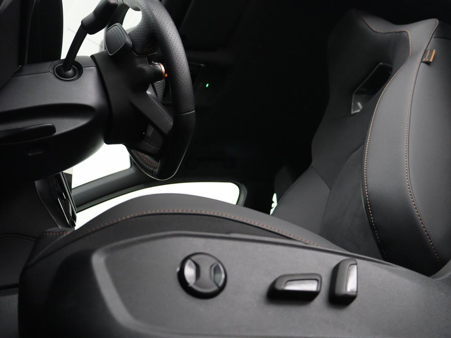 CUPRA Leon 1.5 e-Hybrid Business | Stoelverwarming | Adaptive cruise | Camera | Carplay | Memory | Half leder | Navigatie | Keyless | Sportstoelen | Full LED | Sfeerverlichting | PHEV | Plug In