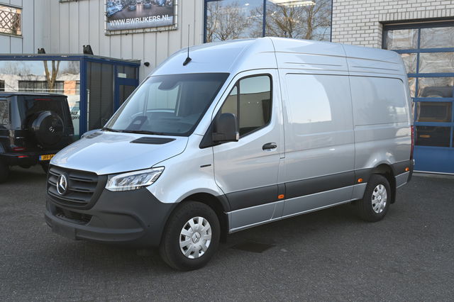 Mercedes-Benz eSprinter - 320 L2H2 Select 81kWh Distronic, Navigatie en Smartphone integratie pakket, Etc.