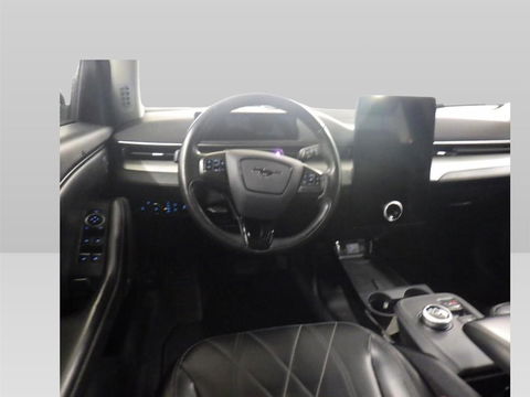 Ford Mustang Mach-E RWD 75 kWh [ 3-Fase ] {SOH-88%} (INCL.BTW) *LEATHER | FULL-LED | DAB | DIGI-COCKPIT | KEYLESS | NAVI-FULLMAP | CARPLAY | HEATED-COMFORTSEATS | TOPVIEW | ADAPTIVE-CRUISE | PRIVACY-GLASS | 18'' ALU*