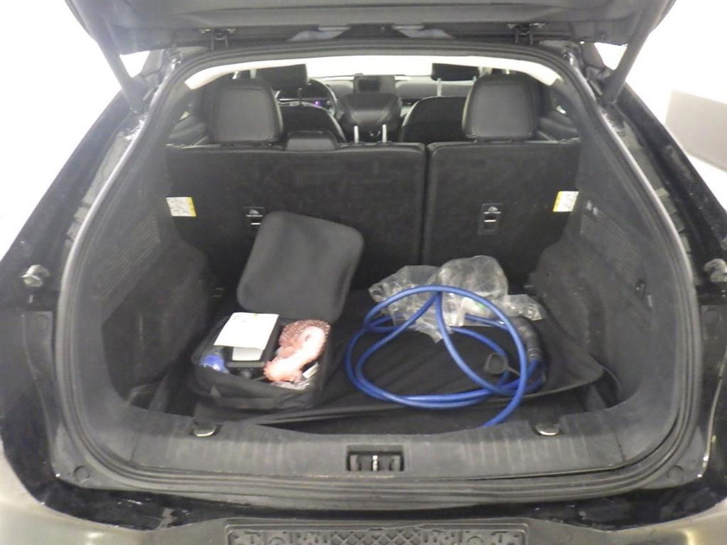 Ford Mustang Mach-E RWD 75 kWh [ 3-Fase ] {SOH-88%} (INCL.BTW) *LEATHER | FULL-LED | DAB | DIGI-COCKPIT | KEYLESS | NAVI-FULLMAP | CARPLAY | HEATED-COMFORTSEATS | TOPVIEW | ADAPTIVE-CRUISE | PRIVACY-GLASS | 18'' ALU*