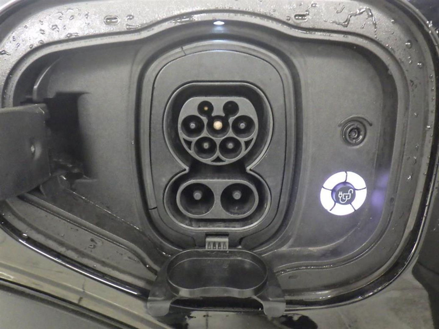 Ford Mustang Mach-E RWD 75 kWh [ 3-Fase ] {SOH-88%} (INCL.BTW) *LEATHER | FULL-LED | DAB | DIGI-COCKPIT | KEYLESS | NAVI-FULLMAP | CARPLAY | HEATED-COMFORTSEATS | TOPVIEW | ADAPTIVE-CRUISE | PRIVACY-GLASS | 18'' ALU*