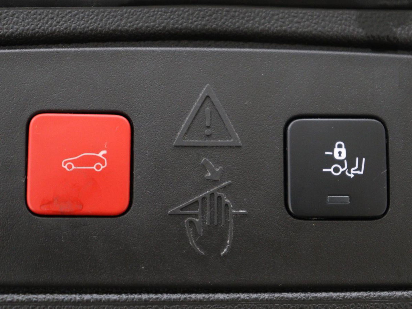 Opel Grandland X 1.6 Turbo Hybrid Business Executive | SOH 95% | Stoelverwarming | Adaptive cruise | Camera | Carplay | Stuurverwarming | Navigatie | PHEV | Plug In