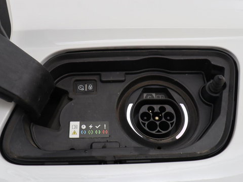 Opel Grandland X 1.6 Turbo Hybrid Business Executive | SOH 95% | Stoelverwarming | Adaptive cruise | Camera | Carplay | Stuurverwarming | Navigatie | PHEV | Plug In