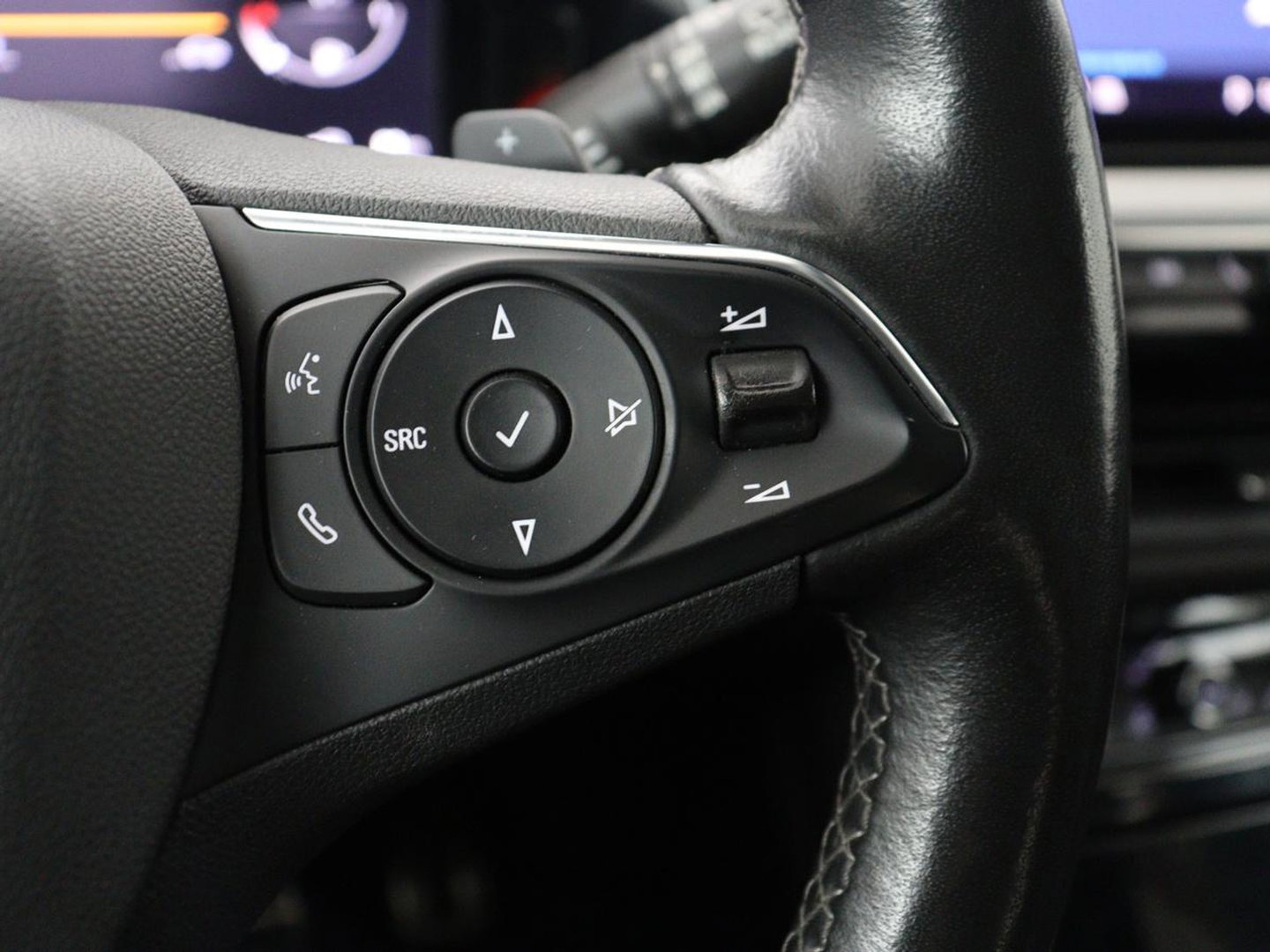 Opel Grandland X 1.6 Turbo Hybrid Business Executive | SOH 95% | Stoelverwarming | Adaptive cruise | Camera | Carplay | Stuurverwarming | Navigatie | PHEV | Plug In