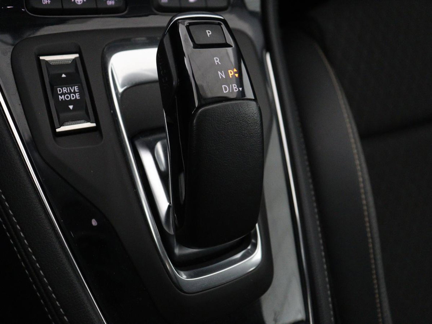 Opel Grandland X 1.6 Turbo Hybrid Business Executive | SOH 95% | Stoelverwarming | Adaptive cruise | Camera | Carplay | Stuurverwarming | Navigatie | PHEV | Plug In