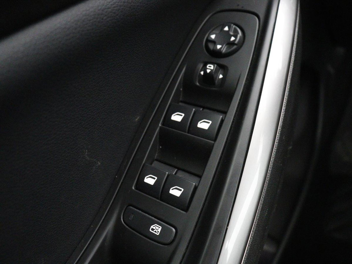 Opel Grandland X 1.6 Turbo Hybrid Business Executive | SOH 95% | Stoelverwarming | Adaptive cruise | Camera | Carplay | Stuurverwarming | Navigatie | PHEV | Plug In