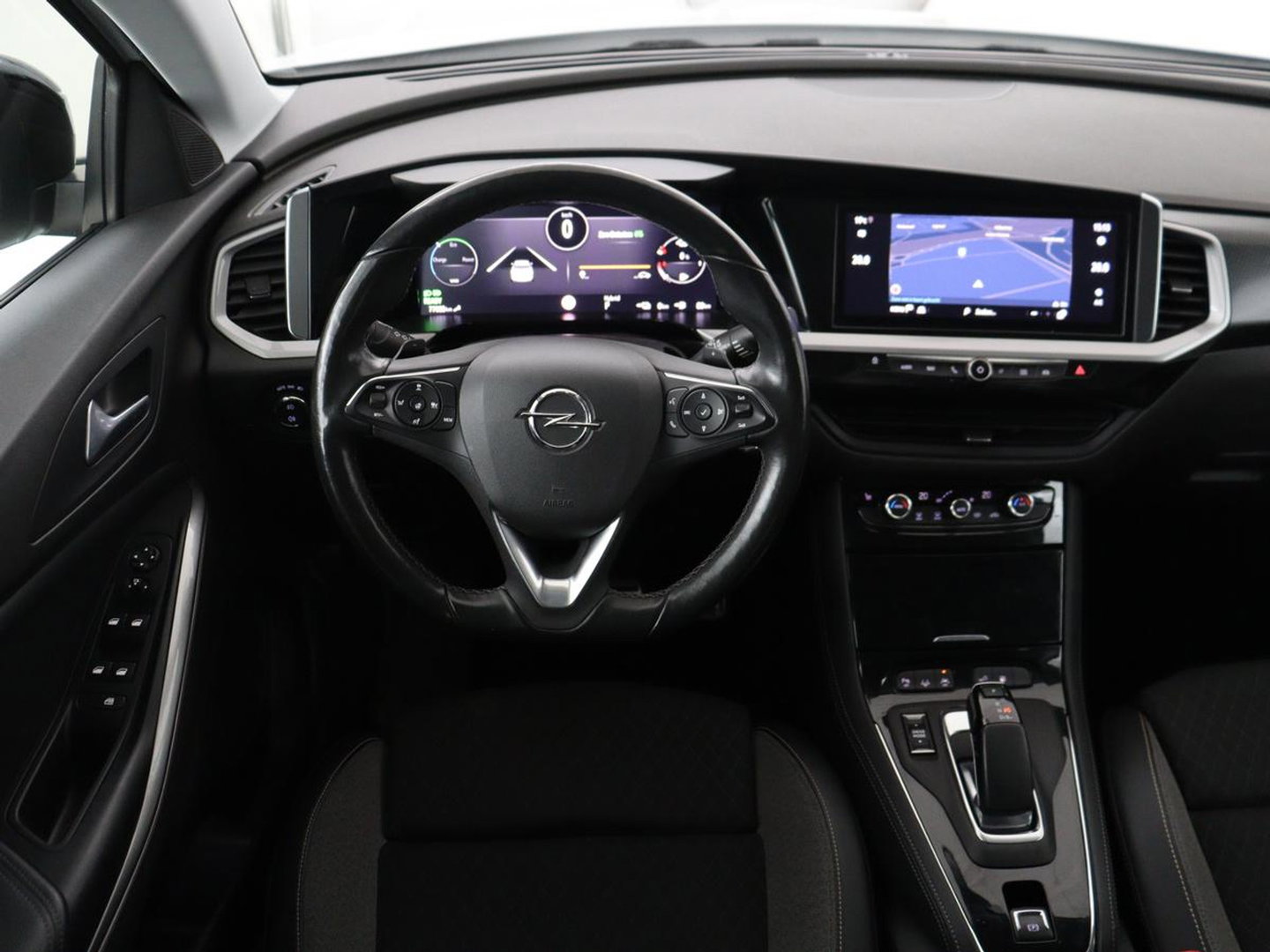 Opel Grandland X 1.6 Turbo Hybrid Business Executive | SOH 95% | Stoelverwarming | Adaptive cruise | Camera | Carplay | Stuurverwarming | Navigatie | PHEV | Plug In