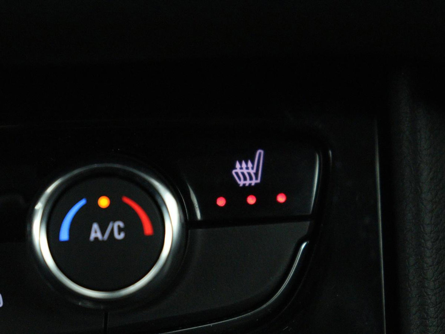 Opel Grandland X 1.6 Turbo Hybrid Business Executive | SOH 95% | Stoelverwarming | Adaptive cruise | Camera | Carplay | Stuurverwarming | Navigatie | PHEV | Plug In