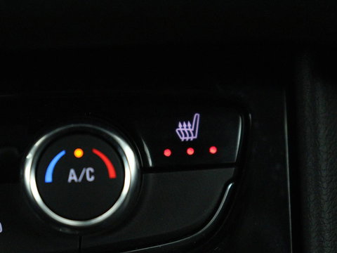 Opel Grandland X 1.6 Turbo Hybrid Business Executive | SOH 95% | Stoelverwarming | Adaptive cruise | Camera | Carplay | Stuurverwarming | Navigatie | PHEV | Plug In