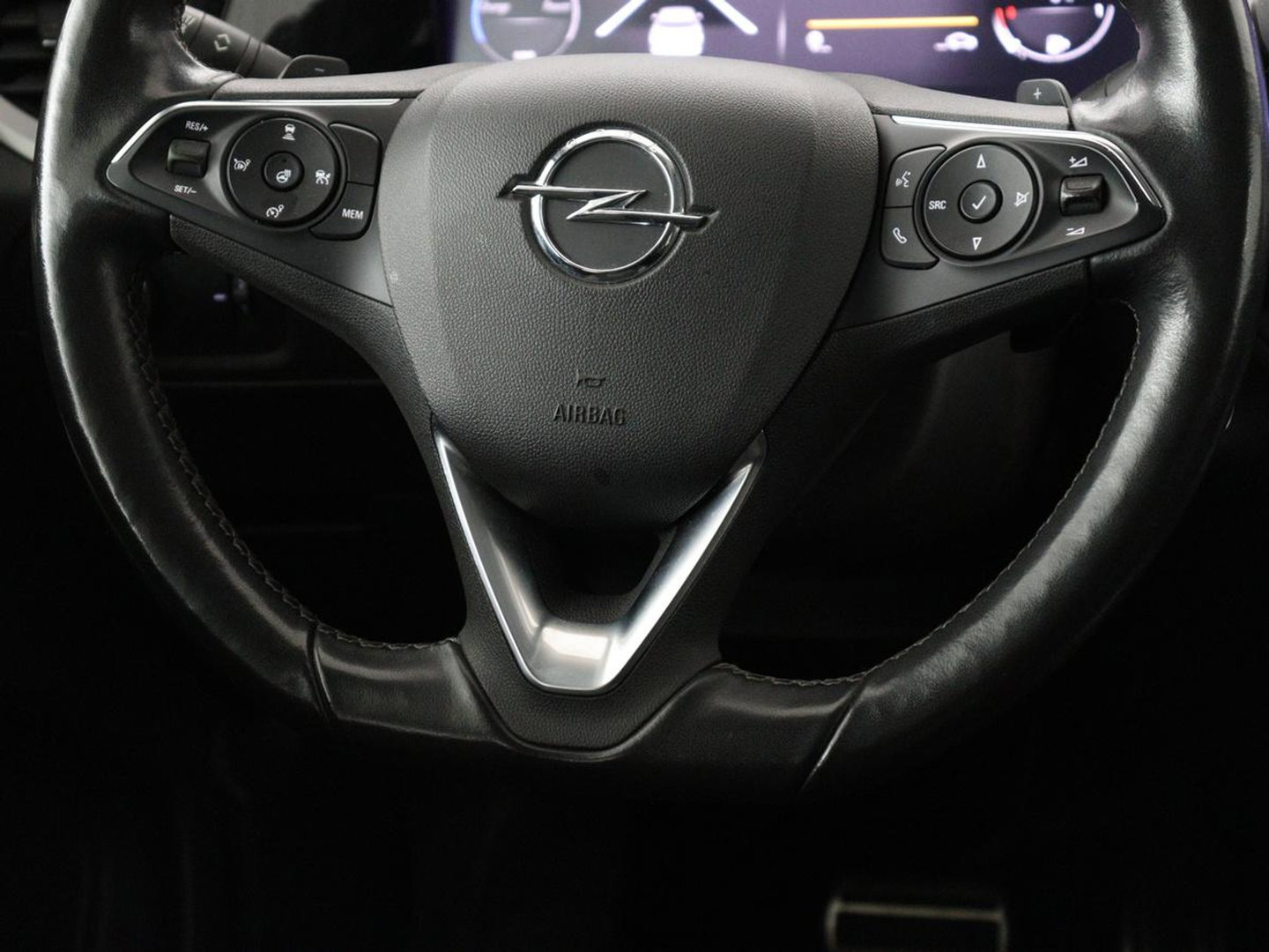 Opel Grandland X 1.6 Turbo Hybrid Business Executive | SOH 95% | Stoelverwarming | Adaptive cruise | Camera | Carplay | Stuurverwarming | Navigatie | PHEV | Plug In