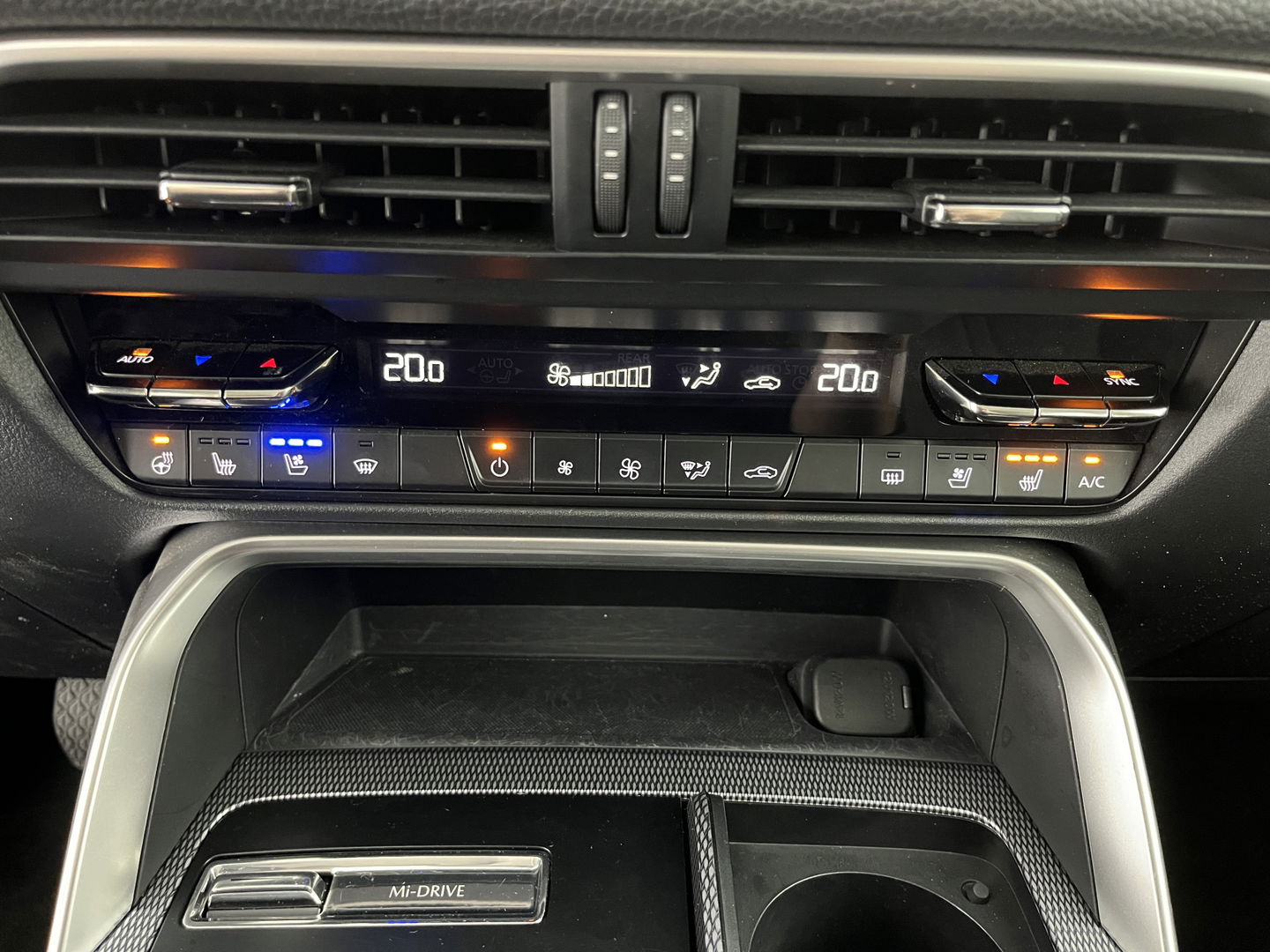 Mazda CX-60 2.5 e-SkyActiv PHEV Exclusive-Line [ 3-Fase ] (INCL-BTW) *HEAD-UP | LEATHER | FULL-LED | BLINDSPOT | HEATED/VENTILATED-COMFORTSEATS | DIGI-COCKPIT | KEYLESS | DAB | NAVI-FULLMAP | 20''ALU | TOWBAR*